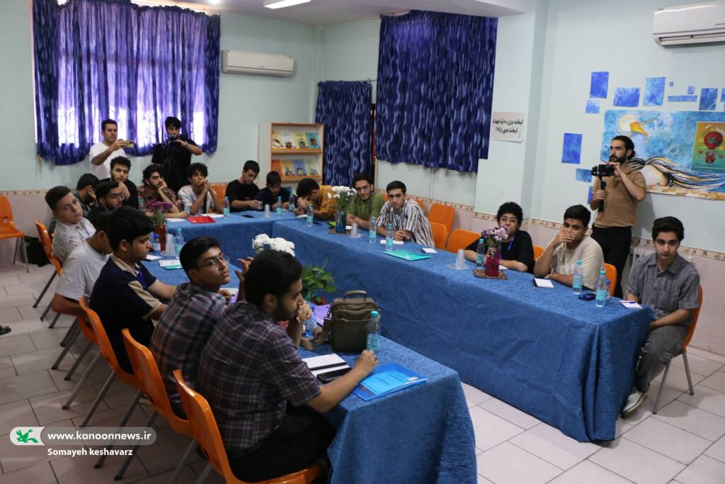 آغاز اردوی آموزشی پسران عضو باشگاه شعر «قاف» کانون در شیراز