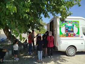 چرخ‌های مرکز سیار روستایی کانون برای کودکان شهرستان فراهان می‌چرخد