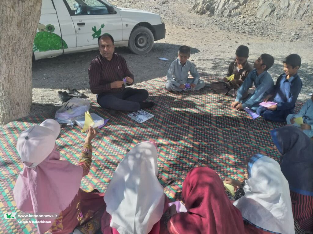 تابستان گرم سیستان و بلوچستان با کتابخانههای سیار کانون در دل روستاها و حاشیه شهرها