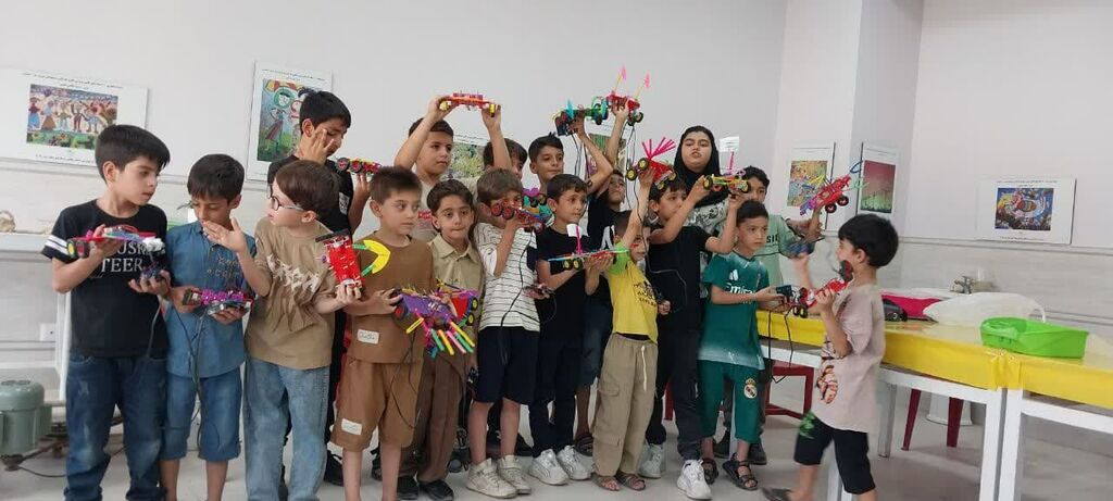 از ساخت هواپیما تا صبحانه با طعم کتاب/ هفته‌ای پر از تجربه و خلاقیت در کانون همدان