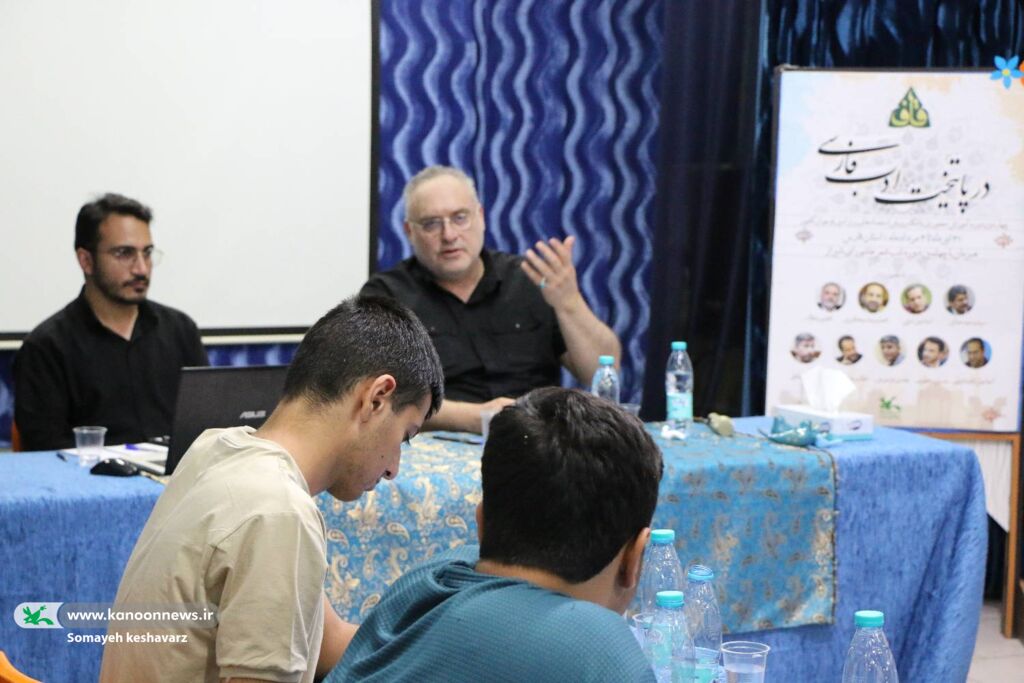 مهندسی واژگان رمز ماندگاری شعر است
