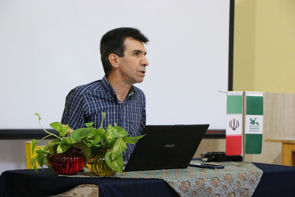 کارگاه تخصصی ادبیات نوجوان با محوریت عاشورا ضرورت بازاندیشی و خلاقیت در تولید آثار ادبی نوجوان