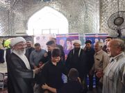 میز خدمت مرکز فرهنگی کاشمر در مراسم نمازجمعه برپا شد
