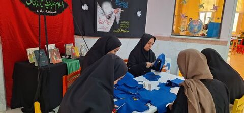 همزمان با فعالیت های تابستانی، اجرای پویش«هدیه خوبان»، دست سازه های حسینی در مراکز کانون استان آذربایجان غربی با حضور اعضای کودک و نوجوان