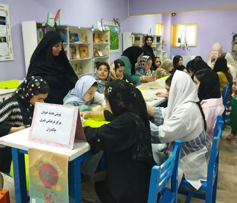 همزمان با فعالیت های تابستانی، اجرای پویش«هدیه خوبان»، دست سازه های حسینی در مراکز کانون استان آذربایجان غربی با حضور اعضای کودک و نوجوان