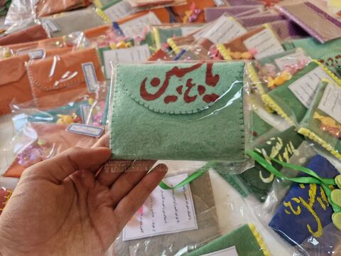 همزمان با فعالیت های تابستانی، اجرای پویش«هدیه خوبان»، دست سازه های حسینی در مراکز کانون استان آذربایجان غربی با حضور اعضای کودک و نوجوان