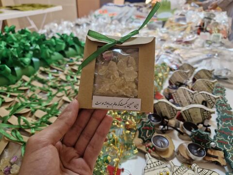همزمان با فعالیت های تابستانی، اجرای پویش«هدیه خوبان»، دست سازه های حسینی در مراکز کانون استان آذربایجان غربی با حضور اعضای کودک و نوجوان