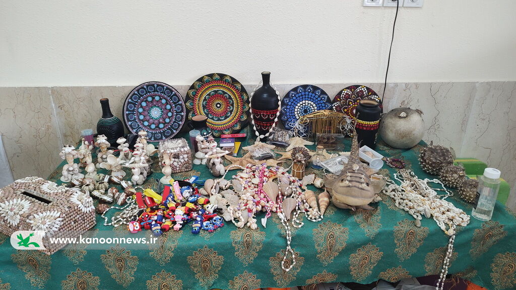 نمایشگاه آثار هنرمندان دارای معلولیت در مرکز فرهنگی هنری شماره ۱ بوشهر برگزار شد