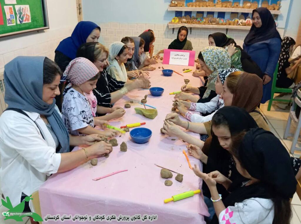 تجربه‌ای به‌یادماندنی از هم‌نشینی چند نسل با محوریت فرهنگ، کتاب، هنر و صمیمیت خانوادگی