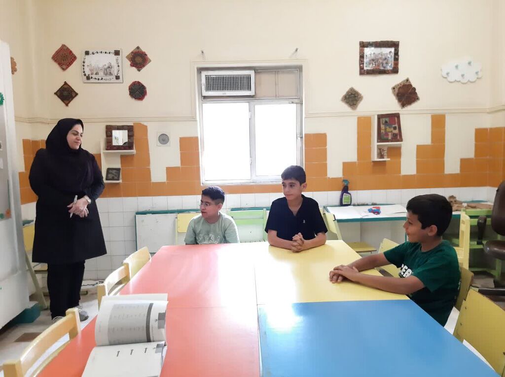 آشنایی با دنیای گیاهان و ترویج فرهنگ محیط زیست در مرکز شماره ۲ کانون کرج