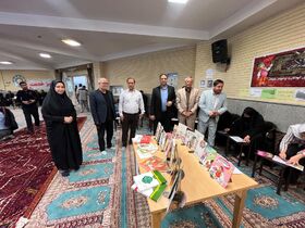 برپایی غرفه‌های فرهنگی کانون در مراسم نماز جمعه شهر ورزقان