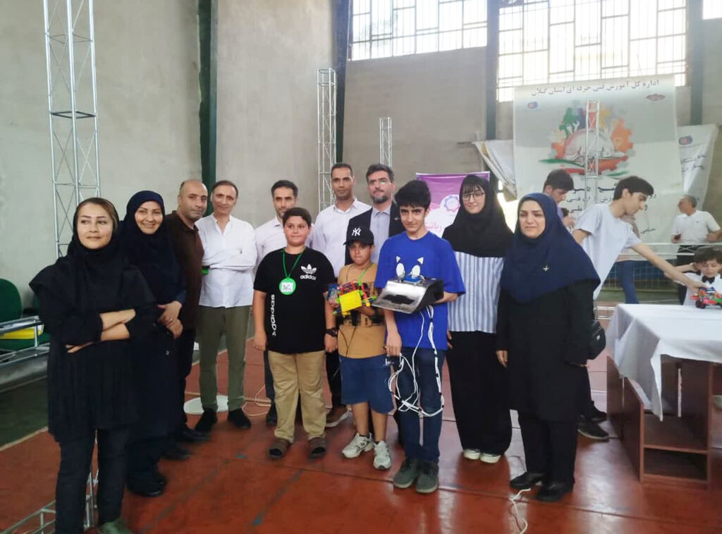 رقابت هیجانانگیز رباتهای جنگجو در رشت/ رویدادی برای پرورش توانمندیهای مهارتی آیندهسازان