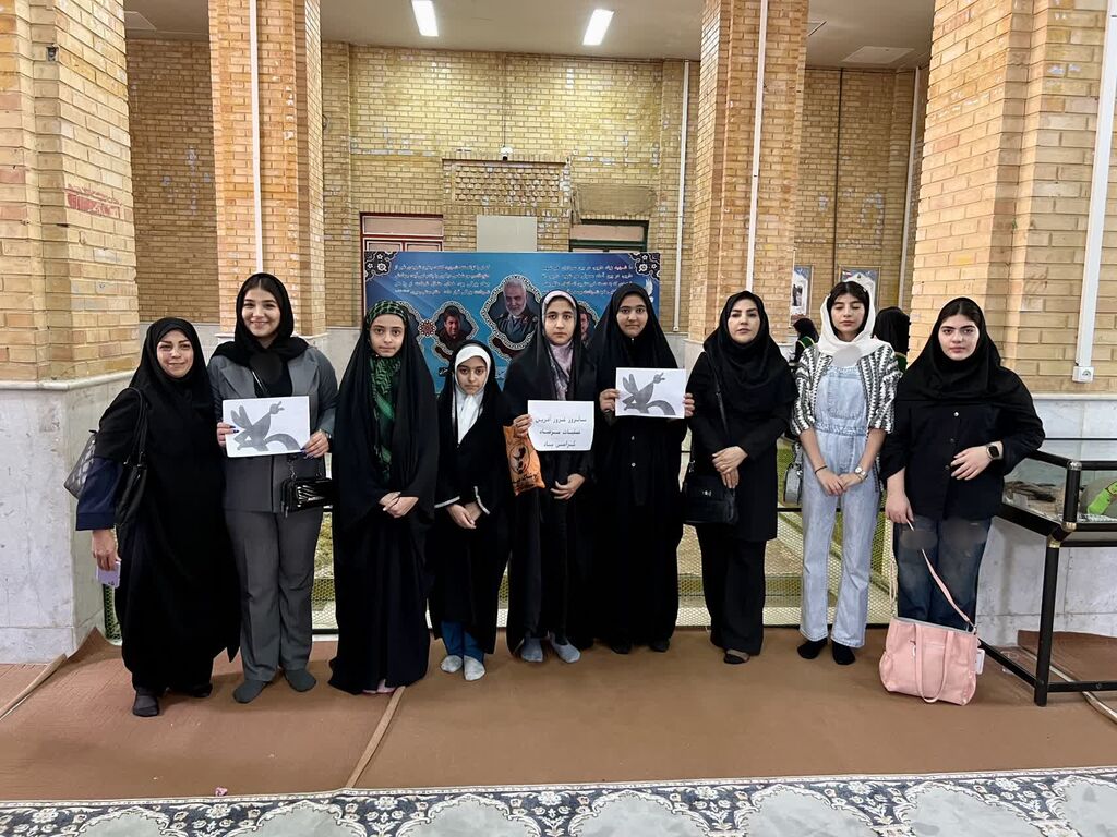 حضور اعضا و مربیان مراکز اسلامآباد غرب در تنگه مرصاد