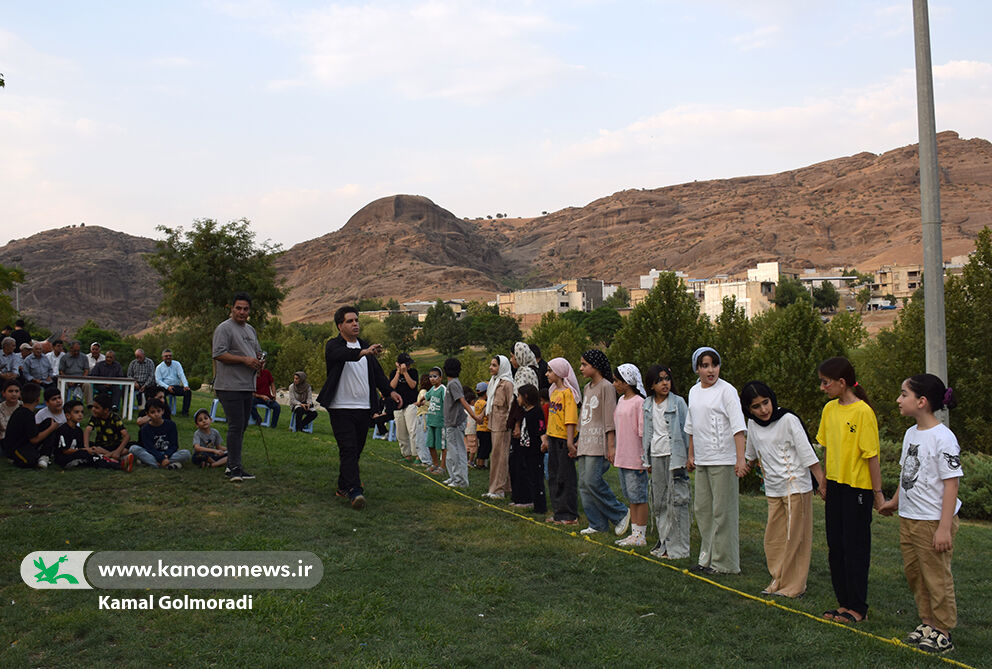 کاروان مراکز سیار کانون پرورش فکری لرستان در خرمآباد به راه افتاد