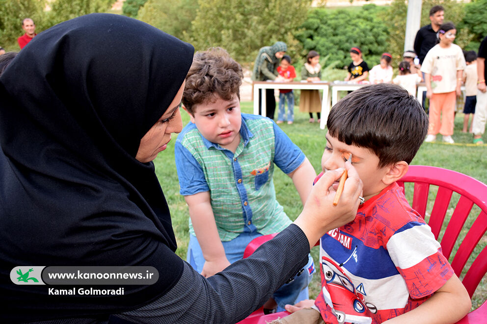 کاروان مراکز سیار کانون پرورش فکری لرستان در خرمآباد به راه افتاد