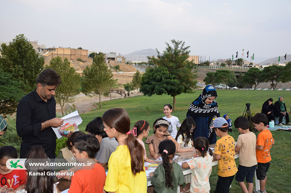 کاروان مراکز سیار کانون پرورش فکری لرستان در خرمآباد به راه افتاد