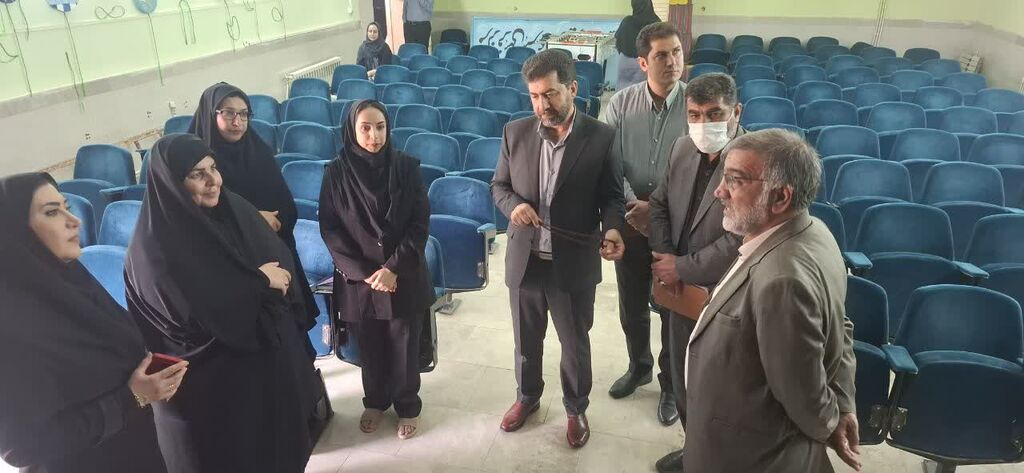 بازدیدفرماندارایلام ازمرکز شماره یک ونجوم ورصدخانه کانون