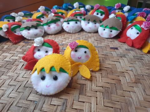 دست‌سازه‌های اعضای کانون برای زائران پیادروی اربعین
