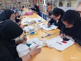 دست سازه‌های حسینی هدیه اعضای کانون استان مرکزی به زائران اربعین