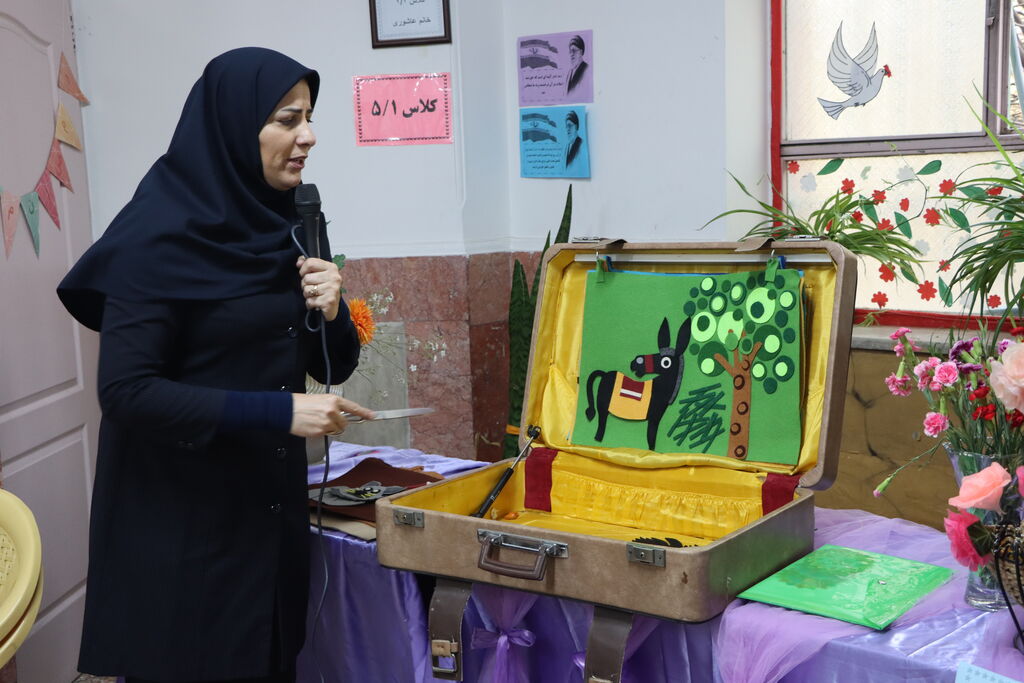 افتتاح کتابخانه پستی کانون تهران