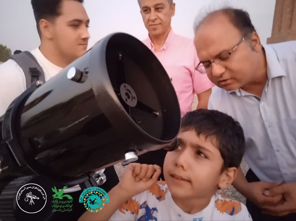 رصد بارشهای شهابی در برج رادکان چناران