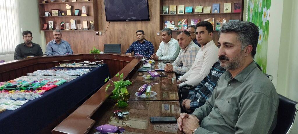 تجلیل از تیم اجرایی تماشاخانه سیار درکانون فارس