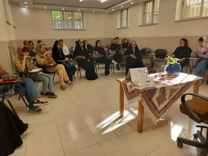 نشست باشگاه داستان سیمرغ کانون استان اصفهان