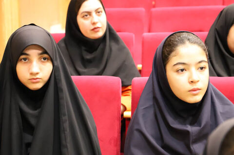نقد و بررسی کتاب «پری‌چهر» در ویژه‌برنامه ادبی «دیدار آشنا»