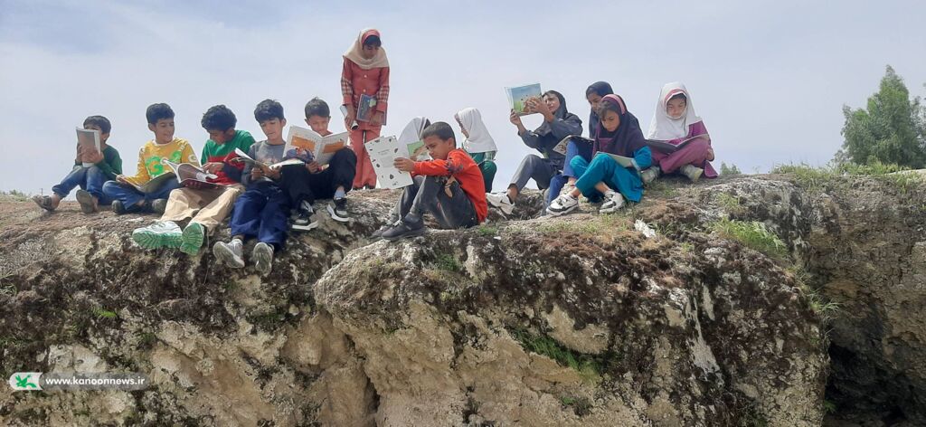 فعالیتهای تابستانه کتابخانههای سیار روستایی دهدشت و گچساران "کانون و روستا" عهدی فرهنگی برای روشن کردن چراغ خلاقیت در دورترین نقطهها