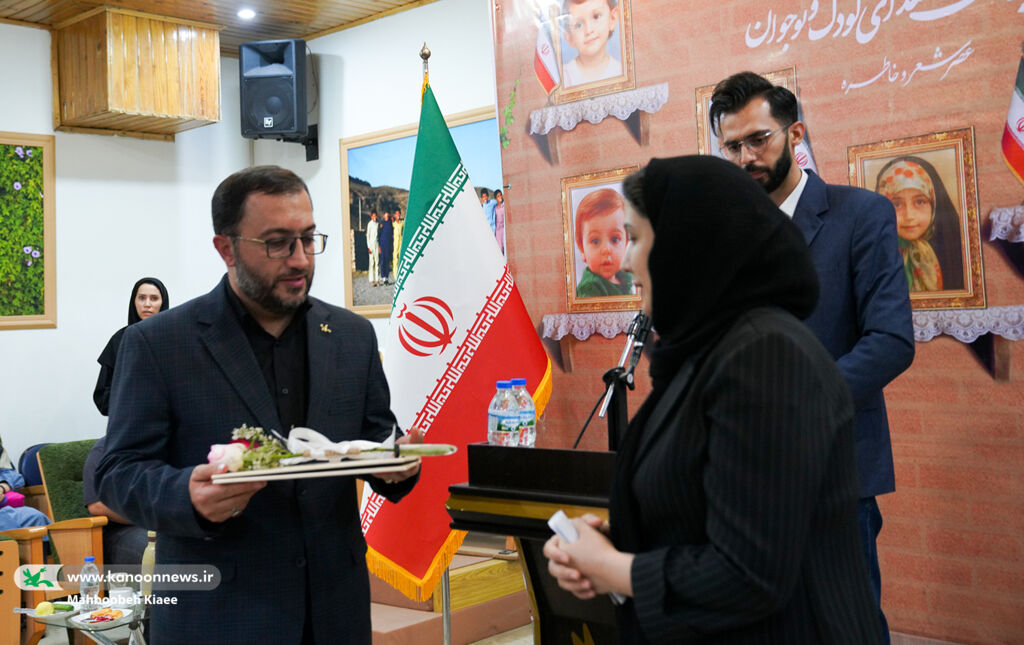 قلم شاعران، صدای شهدای کودک و نوجوان است