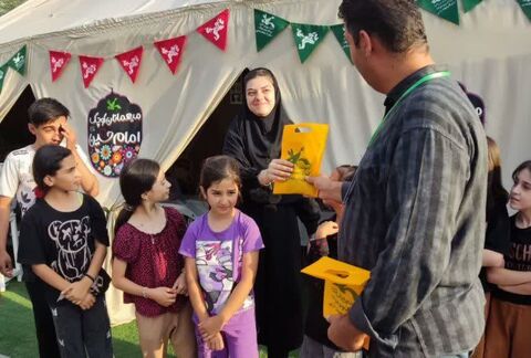 فعالیت موکب «میهمانان کوچک امام حسین(ع)» کانون استان آذربایجان غربی در پایانه مرزی تمرچین پیرانشهر