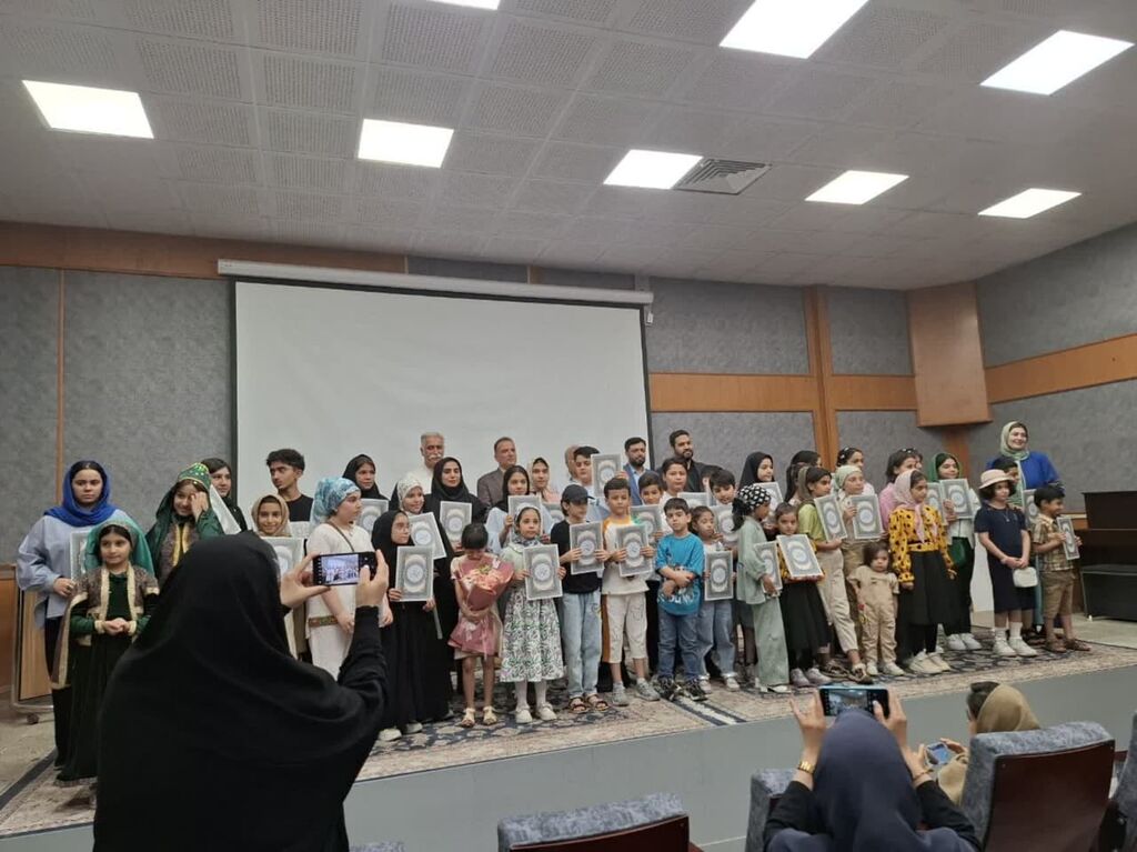 خوش درخشی اعضای کانون در پویش استانی «با ادبیات بزرگ شویم»