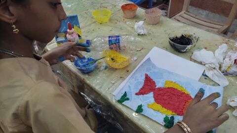 کارگاه های تابستانه آموزشی ،علمی و مهارتی در مرکز شماره یک بندرعباس از نگاه دوربین