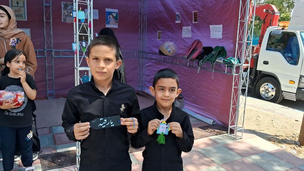 استقبال زائران و مسئولان از موکب مرکز کنگاور