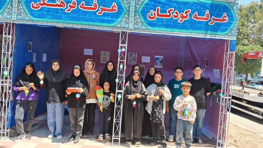 استقبال زائران و مسئولان از موکب مرکز کنگاور