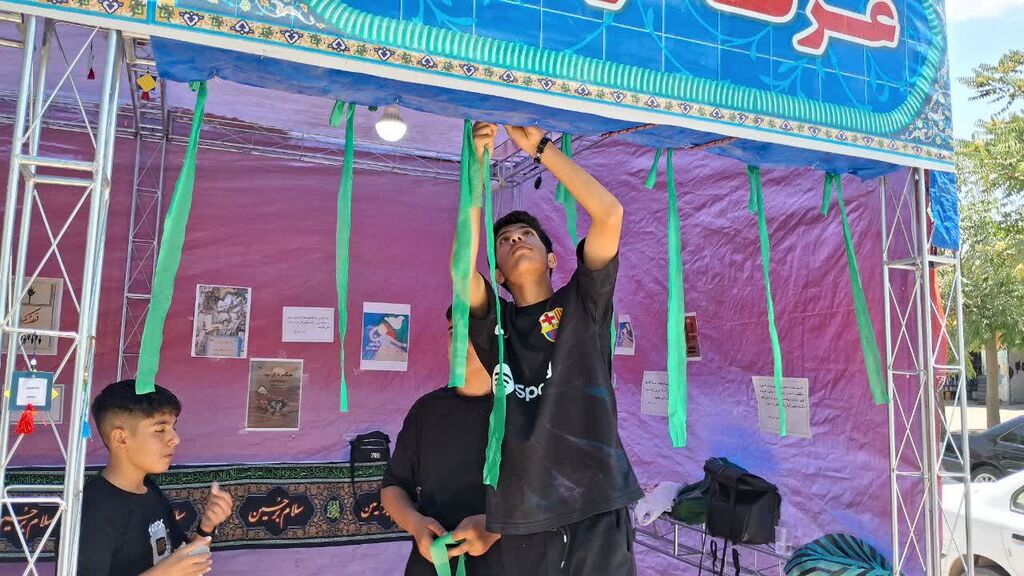 استقبال زائران و مسئولان از موکب مرکز کنگاور