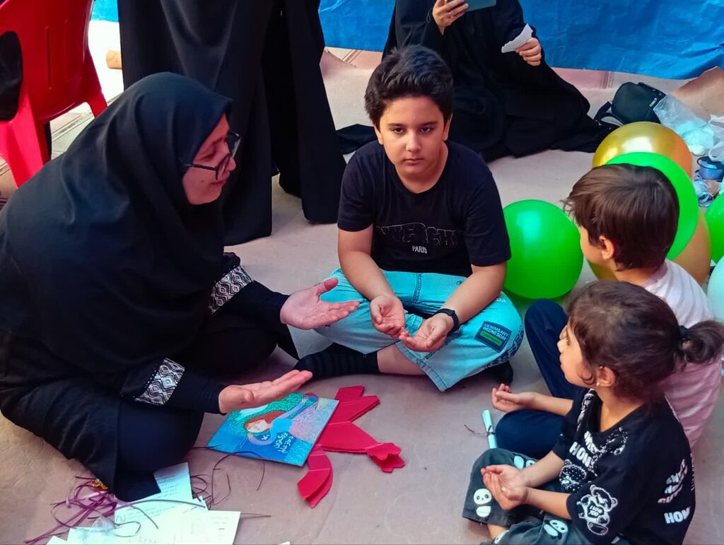 استقبال زائران و مسئولان از موکب مرکز کنگاور