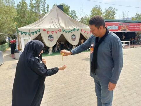 فعالیت موکب «میهمانان کوچک امام حسین(ع)» کانون استان آذربایجان غربی در پایانه مرزی تمرچین پیرانشهر