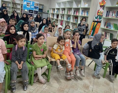دست‌سازه‌های اعضای کانون جهت اهدا به زائران پیاده‌روی اربعین