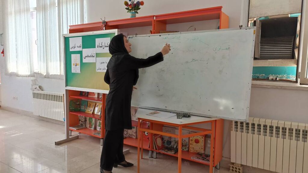 کارگاه تخصصی آموزش قصهگویی در مراکز اسلامآباد غرب