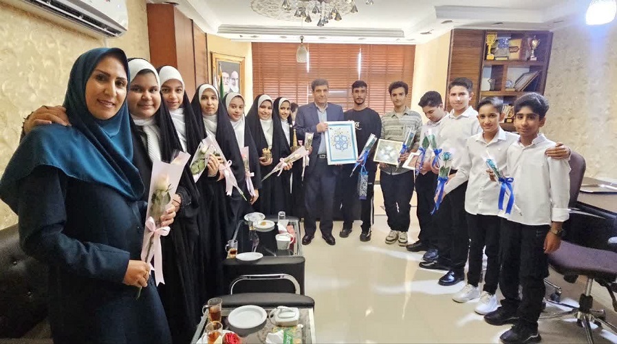 کانونیاران شهر زیار به دیدار شهردار رفتند