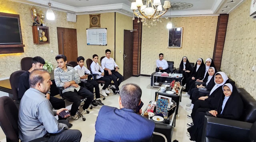 کانونیاران شهر زیار به دیدار شهردار رفتند