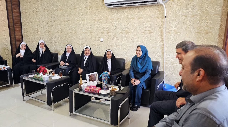 کانونیاران شهر زیار به دیدار شهردار رفتند