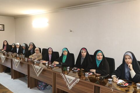 گزارش تصویری نشست هم‌اندیشی خبرنگاران نوجوان پانا با مدیرکل کانون استان اصفهان