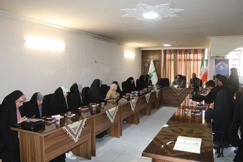 گزارش تصویری نشست هم‌اندیشی خبرنگاران نوجوان پانا با مدیرکل کانون استان اصفهان