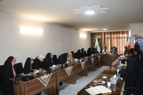 گزارش تصویری نشست هم‌اندیشی خبرنگاران نوجوان پانا با مدیرکل کانون استان اصفهان