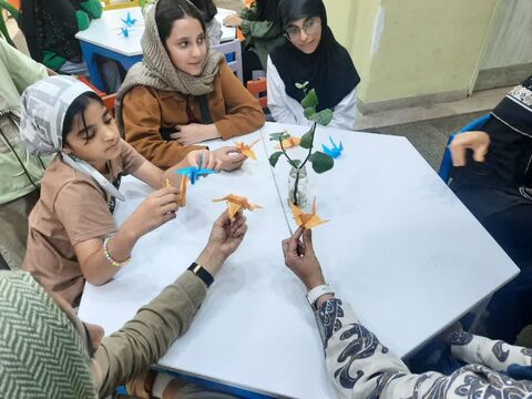 کارگاه های تابستانه مجتمع آفرینش بندرعباس در قاب دوربین