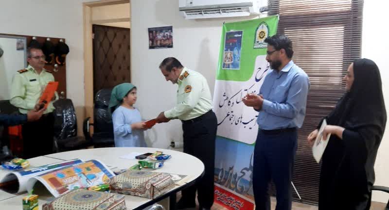 برگزیدگان مرحله استانی مسابقه ی نقاشی ملی جشنواره گوهرهای فاطمی استان هرمزگان تجلیل شدند