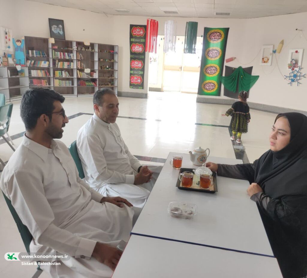 بازدید مسئولان از فعالیتهای اوقات فراغت مرکز فرهنگی هنری سیب و سوران(سیستان و بلوچستان)