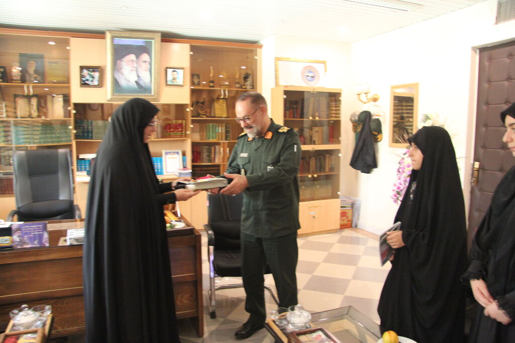 کودکان آذربایجان غربی از حافظان وطن تقدیر کردند